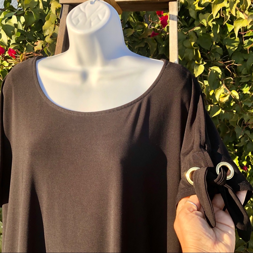 Ronni Nichole Black w/Gold Rivet Tie Detail Sleeve - Picture 4 of 9